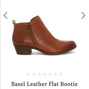Lucky cognac leather booties